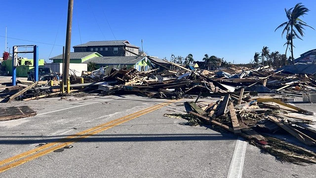 Hurricane damage to Fort Myers businesses