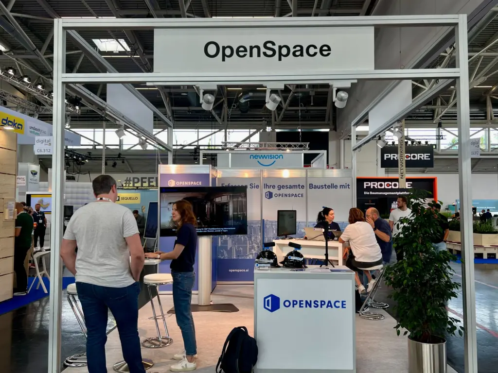 OpenSpace booth crowded with people at digitalBAU Munich