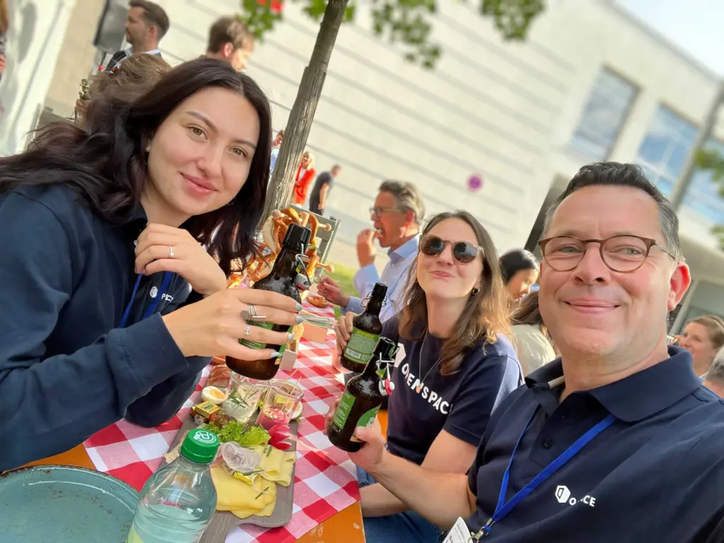 DACH Team at digital BAU Beergarden Drinks