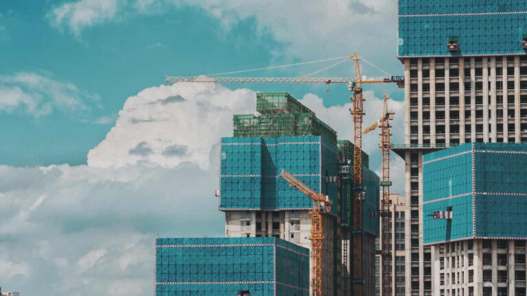 Construction worker at an active job site representing reality capture solutions for building documentation